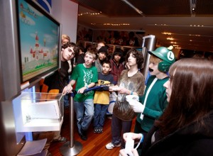 mario_bros_wii_launch-8